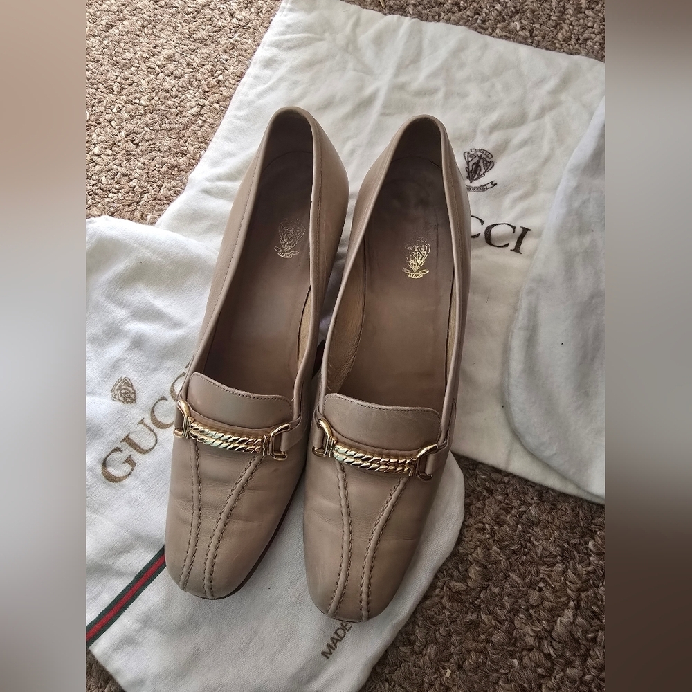 Gucci Vintage Women's Beige Loafers